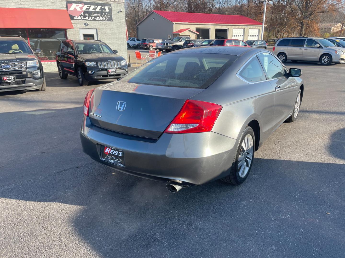 2012 Gray /Black Honda Accord EX Coupe AT (1HGCS1B74CA) with an 2.4L I4 DOHC 16V engine, 5-Speed Automatic transmission, located at 547 E. Main St., Orwell, OH, 44076, (440) 437-5893, 41.535435, -80.847855 - Photo#7